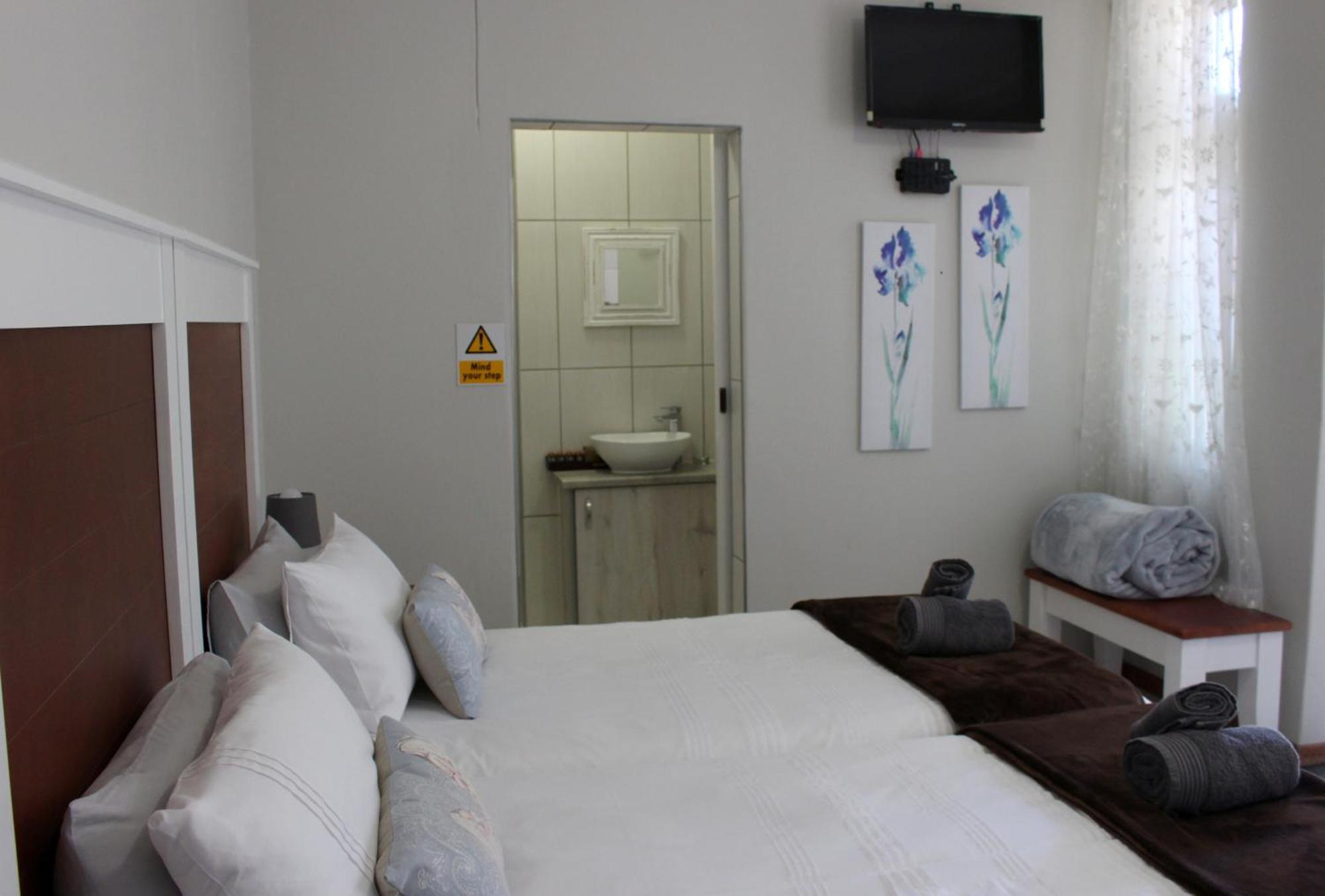 Tranquility Self Catering Hotel Luderitz Bagian luar foto